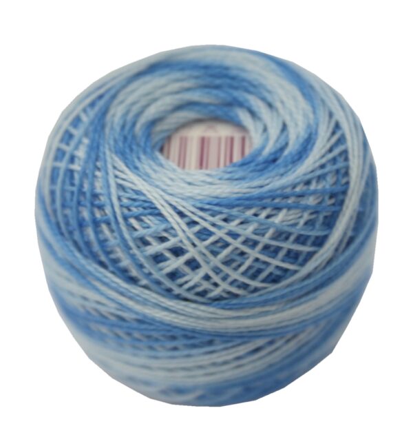 PERLOVKA Kreuzstichgarn Perlgarn 85m mittelblau blau ombre (5526)